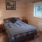 Grove View Log House
