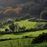 Дом отдыха Grove View Log House Templearum